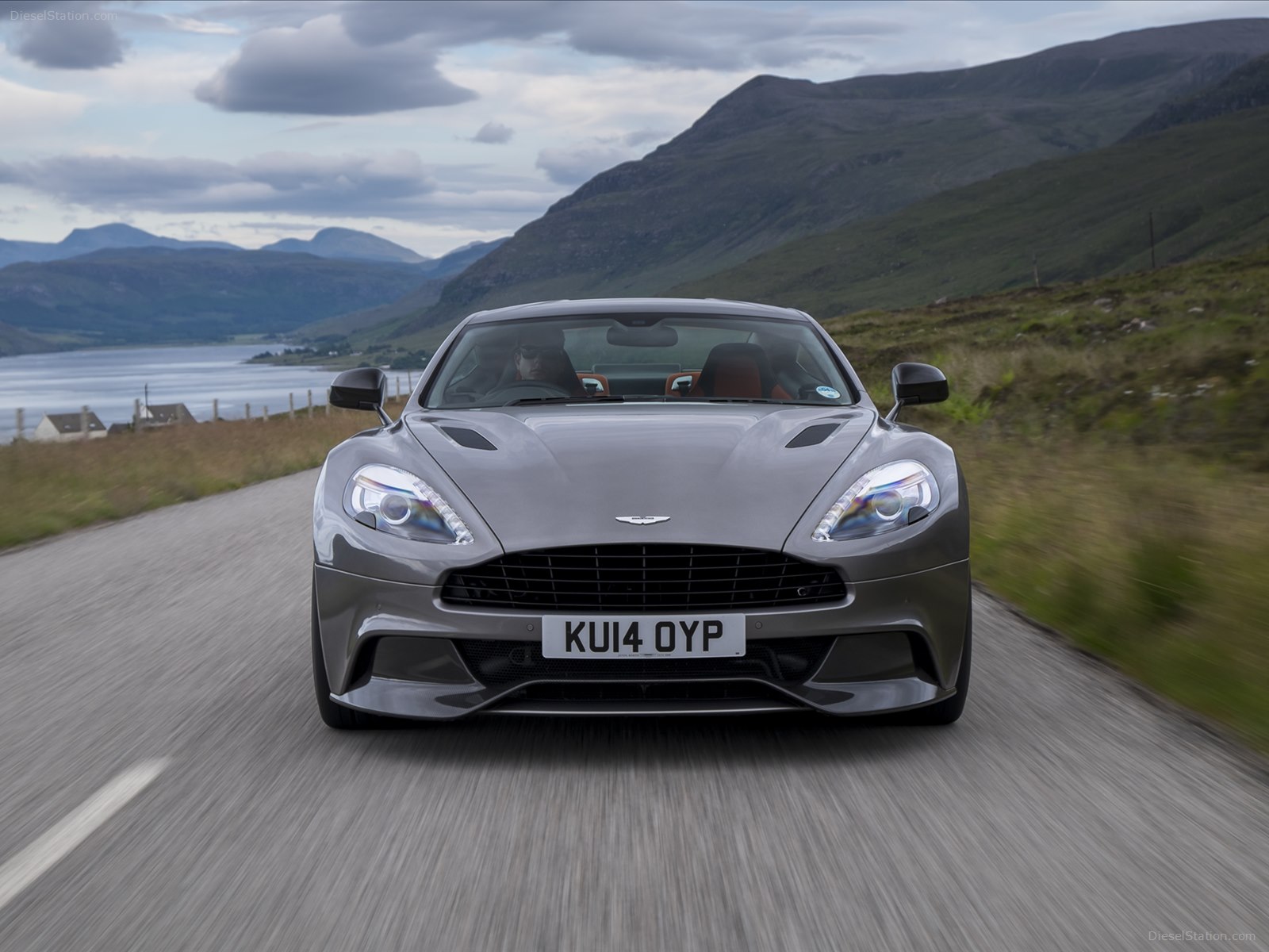 Aston Martin Vanquish 2015